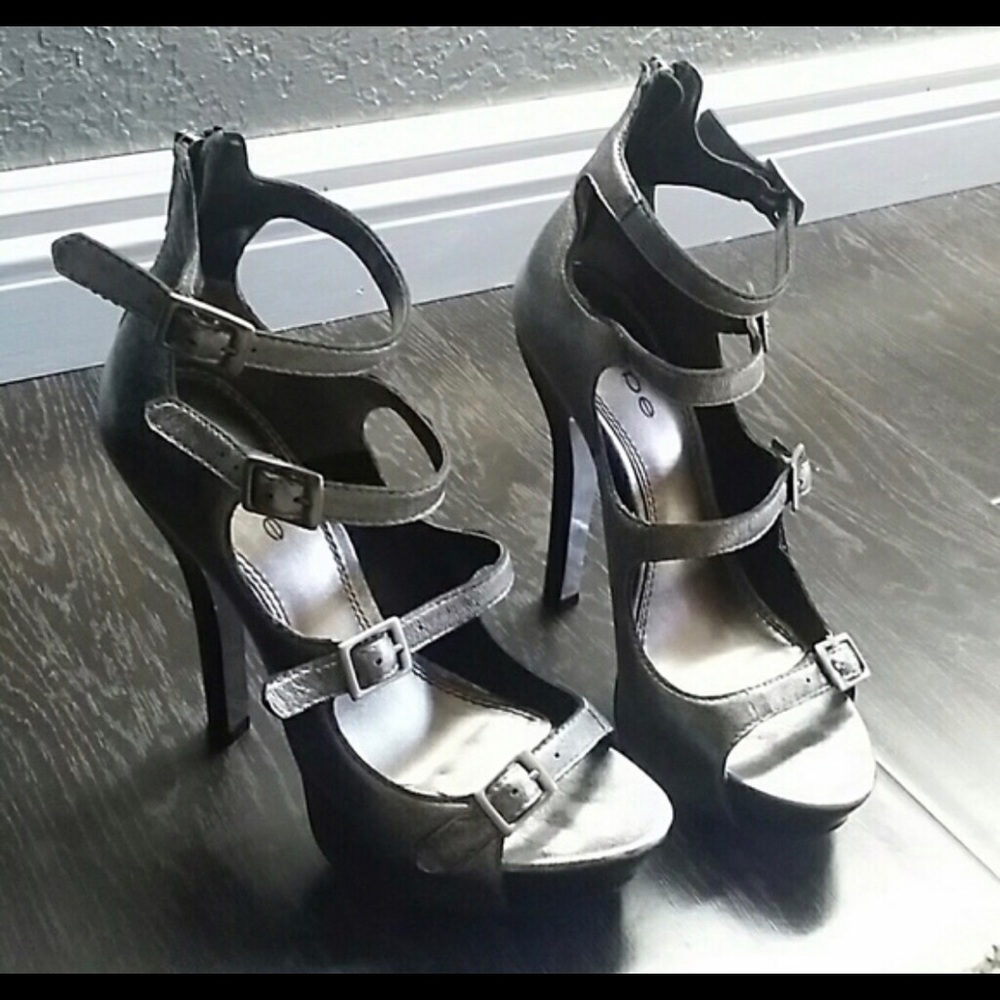 BEBE HEELS